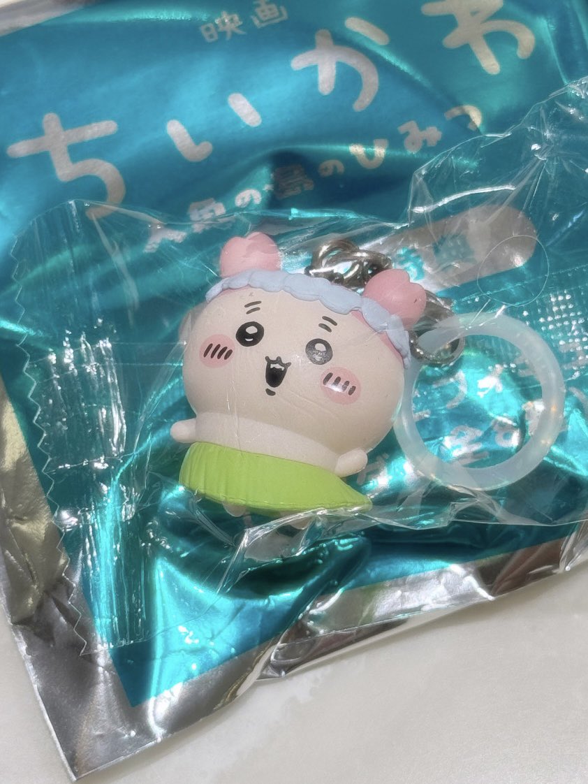 00_a_new's tweet photo. 交換 映画 ちいかわ

譲) 入場特典:古本屋
　　ソフビ:ちいかわ、ハチワレ
　　ミニ巾着:ハチワレ

求) うさぎ

名古屋市内手渡し優先、郵送○
条件合う方いましたらお声掛けよろしくお願いします🙇🏻‍♀️

 #映画ちいかわ https://t.co/BYNPlySmkd