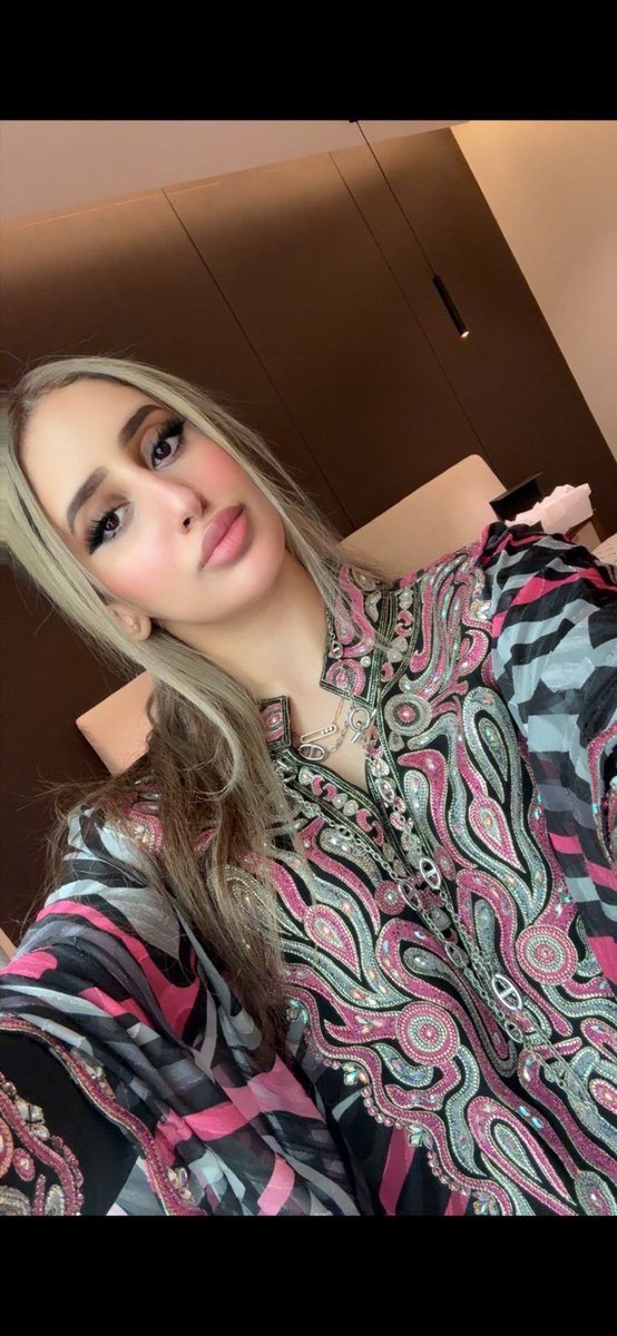 VENOMXX8181's tweet photo. المشارك الرابع  🔥

ديوث أخته المولعه 🤤

أس واحد يبي يشارك يضيفني سناب 🌟
السناب🍕
 https://t.co/88VZOxF5Jq https://t.co/YqAk5vhcdW