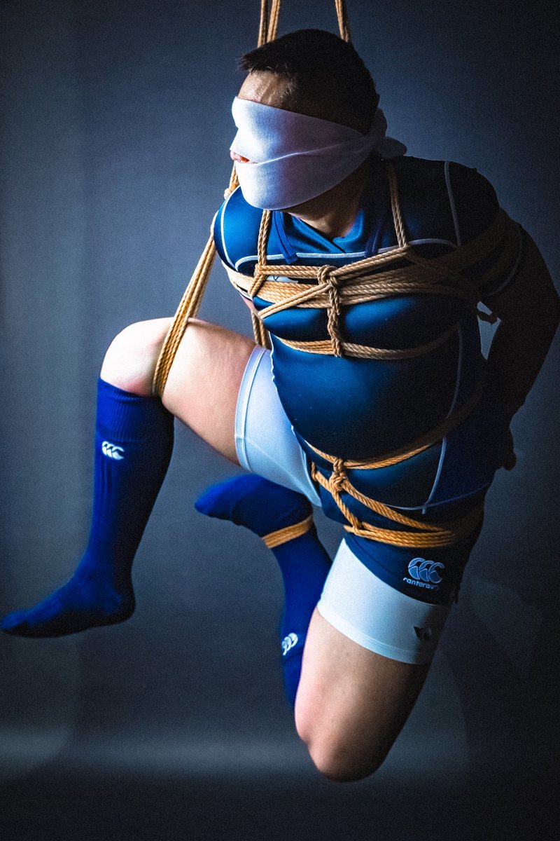 ropesandwax's tweet photo. 青と白で涼やかに。

暑中お見舞い申し上げます。

令和八年　盛夏

Stay cool in blue and white.

Summer greetings | 2026 

🪢＋📸：@PhotoROPE_1 https://t.co/avCWoQ5Hmc