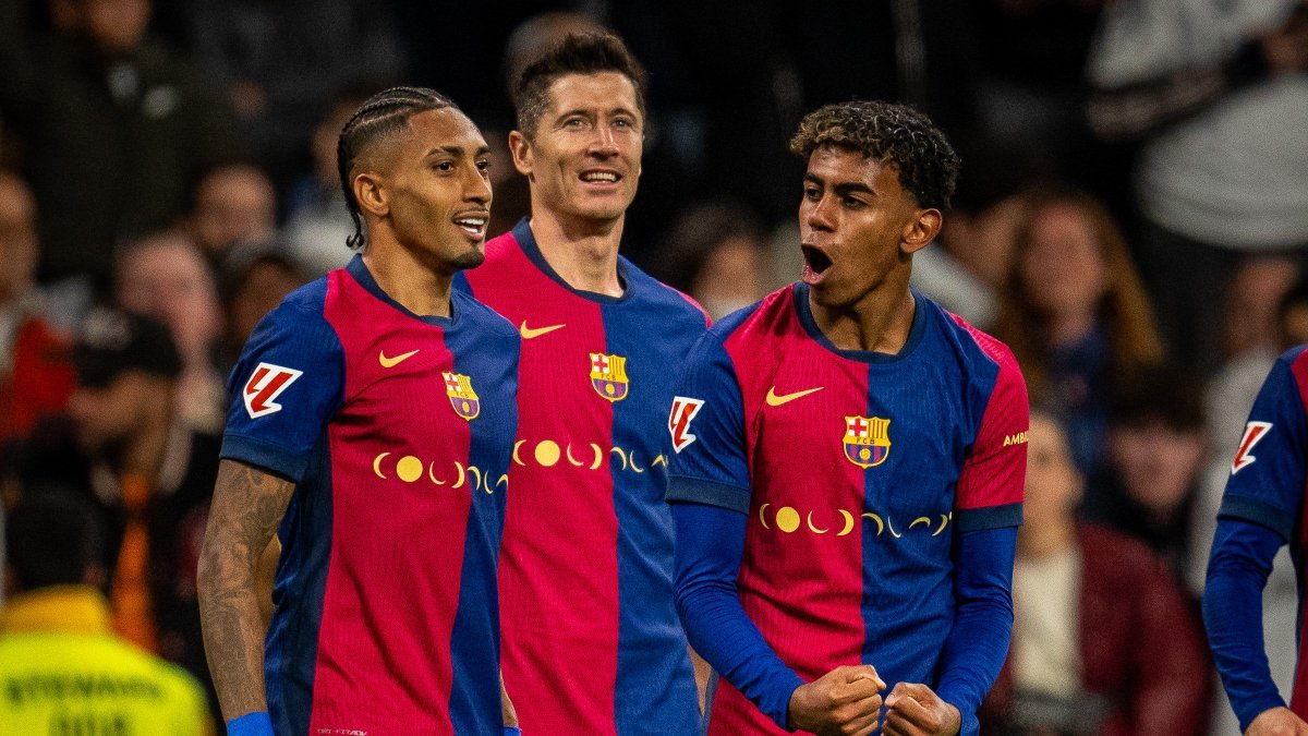 xavismo006's tweet photo. Ese tridente, esa camiseta, ese clásico, esa temporada. 

Todo fue perfecto en la 24/25. https://t.co/PpxGzh6Cfj
