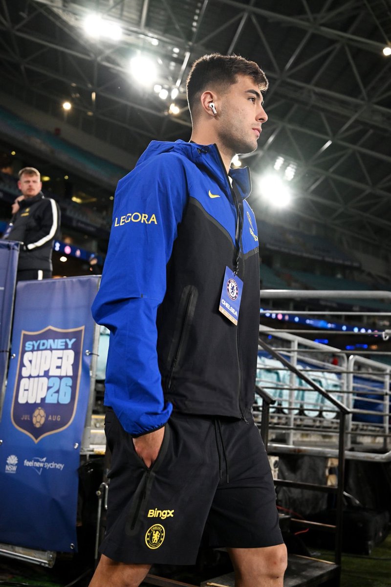 ManuelxNFT's tweet photo. Late night thoughts

After that stellar performance last game, Aaron Anselmino is two good games away at left back to be our back up left back next season 🫠 https://t.co/bhguq3S8rK