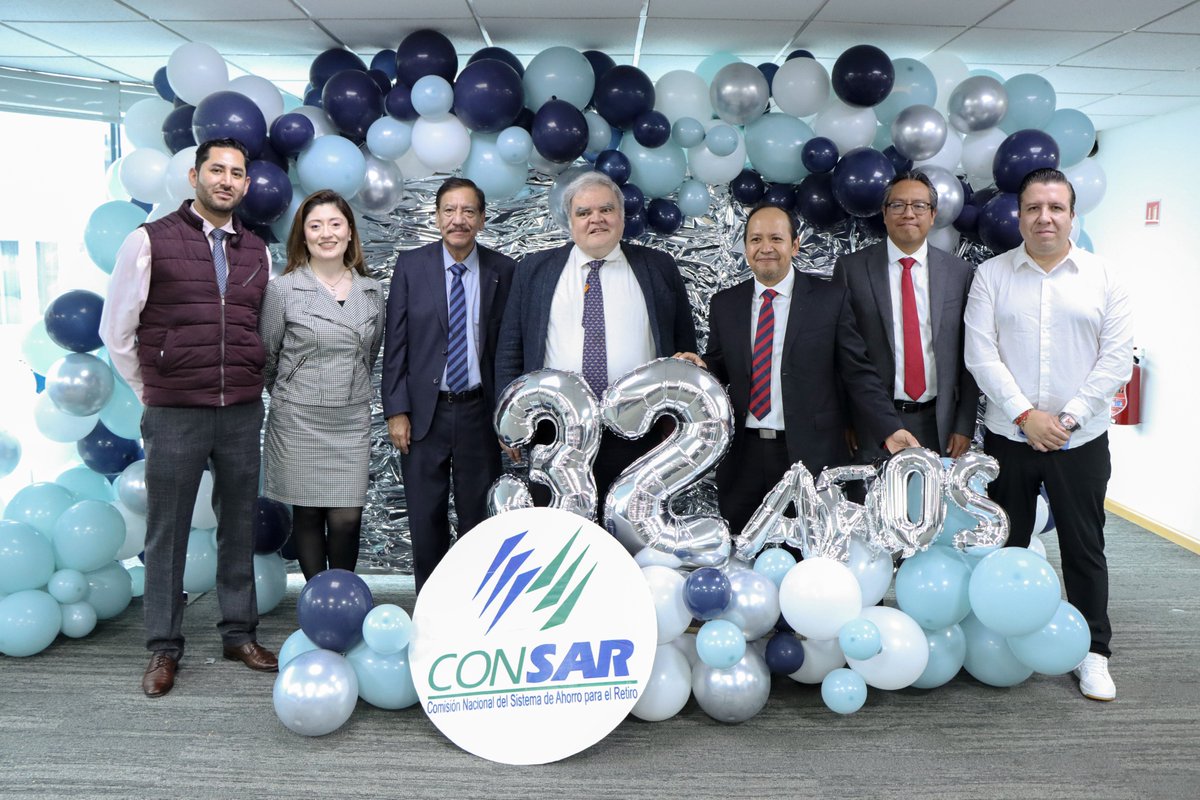CONSAR_mx's tweet photo. Hace 32 años nació la CONSAR con la misión de fortalecer el Sistema de Ahorro para el Retiro. Hoy reconocemos el compromiso, la vocación de servicio y el trabajo de quienes, día con día, contribuyen a proteger el ahorro para el retiro de las y los trabajadores de México. https://t.co/4MpzkiUav4