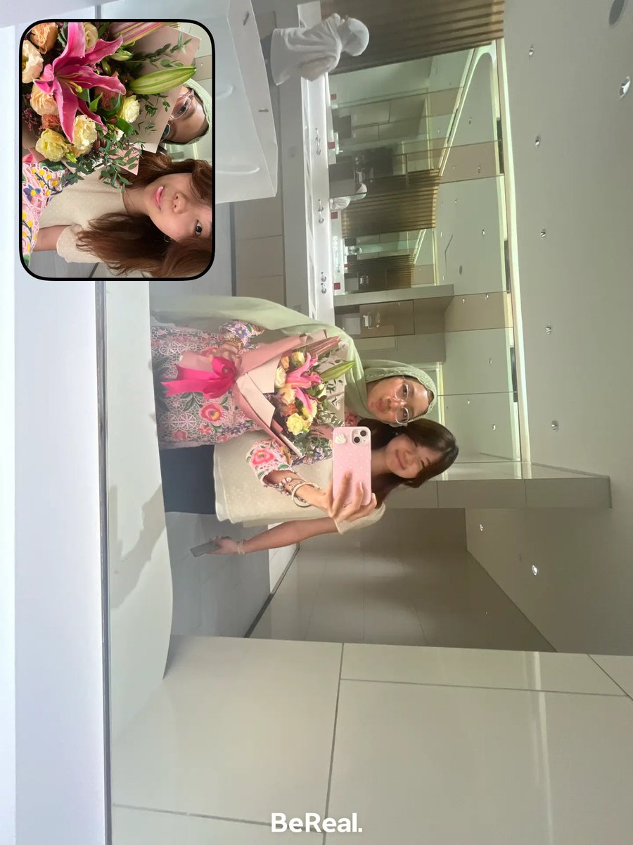mewdigital's tweet photo. happy girlfriends day to my day one! 🐰💕 love you for who you are and all that you do 🫶🏻 https://t.co/v5HuYOhiex