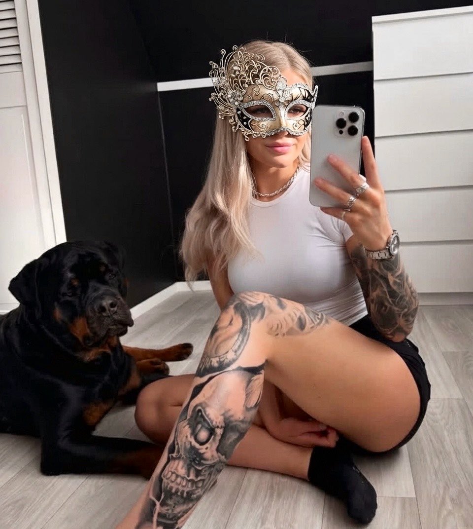 SabrinaPawxx's tweet photo. Wanna see what me and this knottiness 🐾 been up to?  #sabrina #doglovers #usa #taboo https://t.co/XJCuODKq4N
