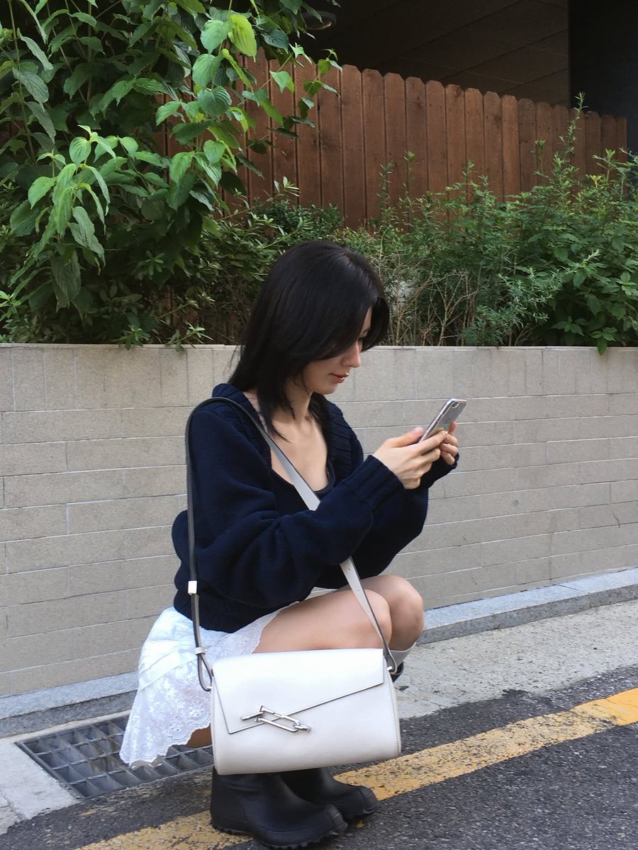 FranceMiYeon's tweet photo. ღ 31.07.26 | Instagram Update ღ
"🐾"
#MIYEON #미연
#idle #아이들
#We_made
#Gimme_Dat_Love https://t.co/aI04UTHlVh