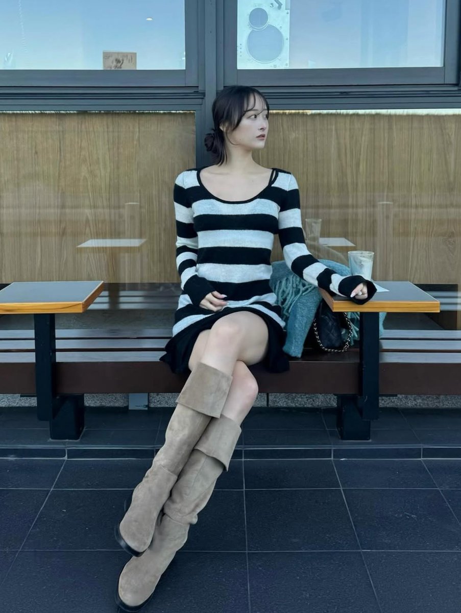 xuM3FTT4mKBDPwM's tweet photo. 相沢菜月さんニーハイブーツ

#ブーツ #ロングブーツ #ニーハイブーツ #boots #モデル #女優 https://t.co/WNeTCUj4QT