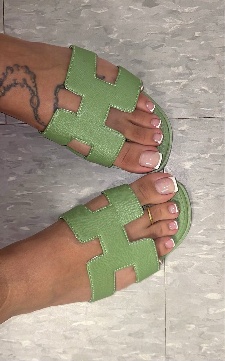 CDNFootExchange's tweet photo. When the feet match the face 😍

@sadisticgianna https://t.co/z5GYPTGhpi