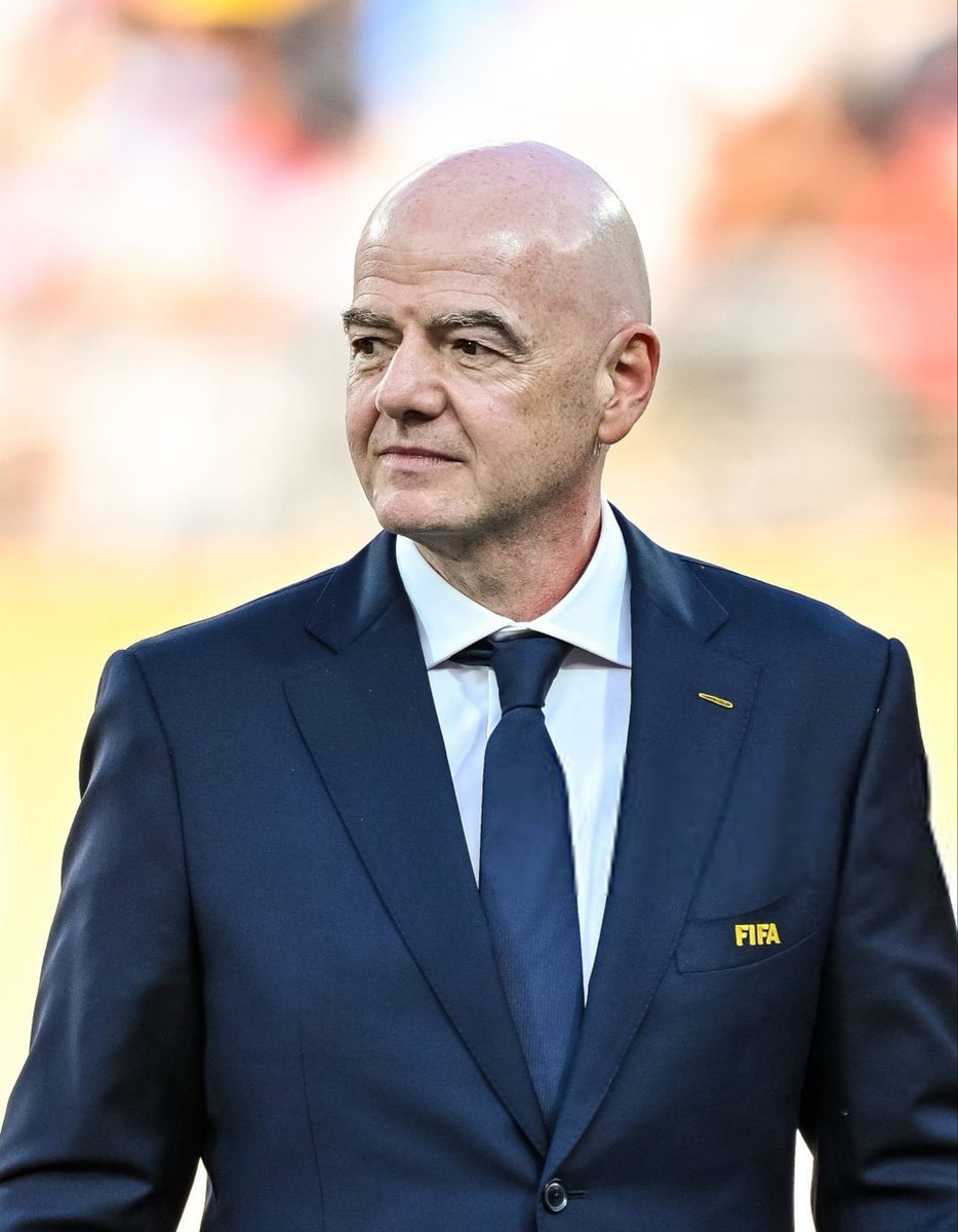 ActuFoot_'s tweet photo. 🚨🚨💣 OFFICIEL ! GIANNI INFANTINO ANNONCE RENONCER À SON PROJET DE VENTE DE PARTS DE LA COUPE DU MONDE !!! ❌

🗣️ « Le projet FIFA Forward Enterprise était destiné à fournir une base pour renforcer davantage nos associations membres de la FIFA et notre sport à travers le monde, en particulier dans les pays où le soutien est le plus nécessaire. 

Et d’autant plus, comme nous l’avons dit dès le départ, pour le faire uniquement si une majorité des associations membres de la FIFA y étaient favorables et toujours sous réserve d’un processus de consultation avec elles, le Conseil de la FIFA, les Confédérations et les parties prenantes plus larges. 

Ayant écouté attentivement toutes les opinions, il est devenu clair que le projet a créé des divisions d’une nature telle que, indépendamment du niveau de soutien, elles ne servent plus l’objectif initialement fixé.

Notre objectif a toujours été – et sera toujours – d’unir et d’améliorer. En conséquence, cette proposition ne sera pas mise en œuvre. 

À l’avenir, mon intention est de réunir toutes les parties intéressées dans les jours et semaines à venir dans l’esprit d’un intérêt partagé pour notre sport, et avec l’objectif de continuer à développer le football partout, en particulier dans les pays qui ont le plus besoin de notre soutien. »

🗞️ Communiqué