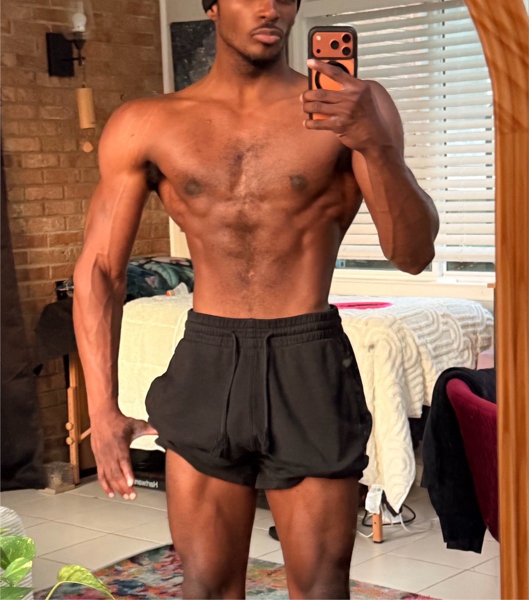 Keepanion's tweet photo. Tha day my legs get on par with my upper body is tha day I show meat on here https://t.co/nIbxOTvmGe