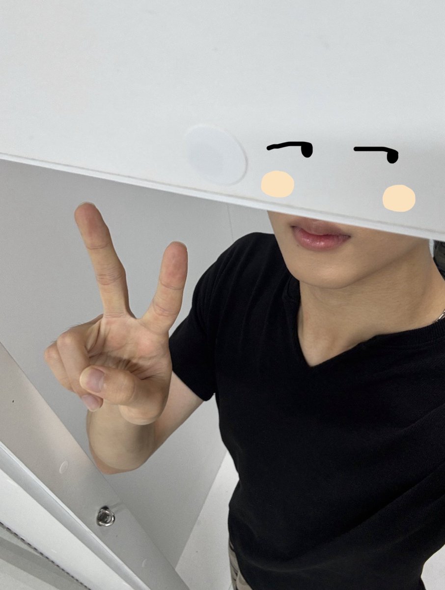 guinea2514's tweet photo. 칫빵이와 쮜..😖 https://t.co/VOB2sXH09v