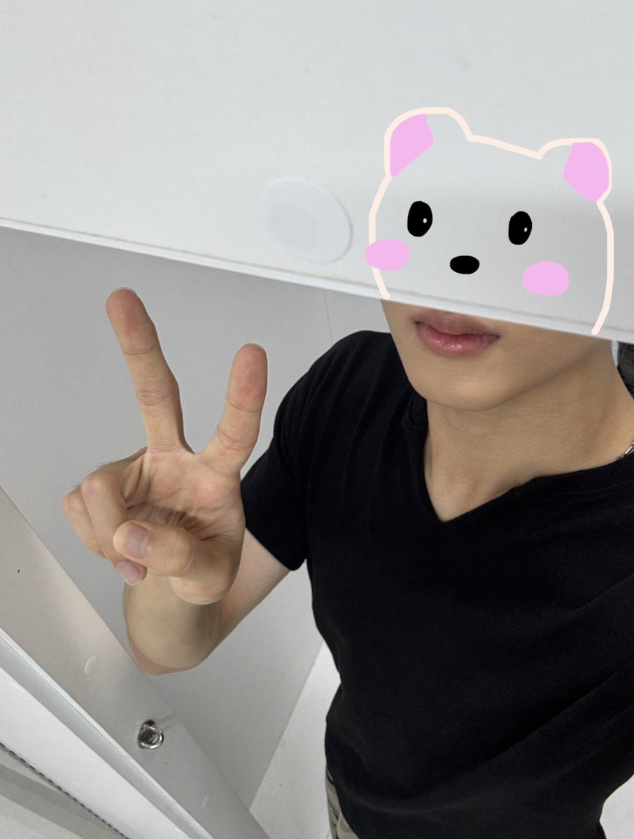 guinea2514's tweet photo. 칫빵이와 쮜..😖 https://t.co/VOB2sXH09v