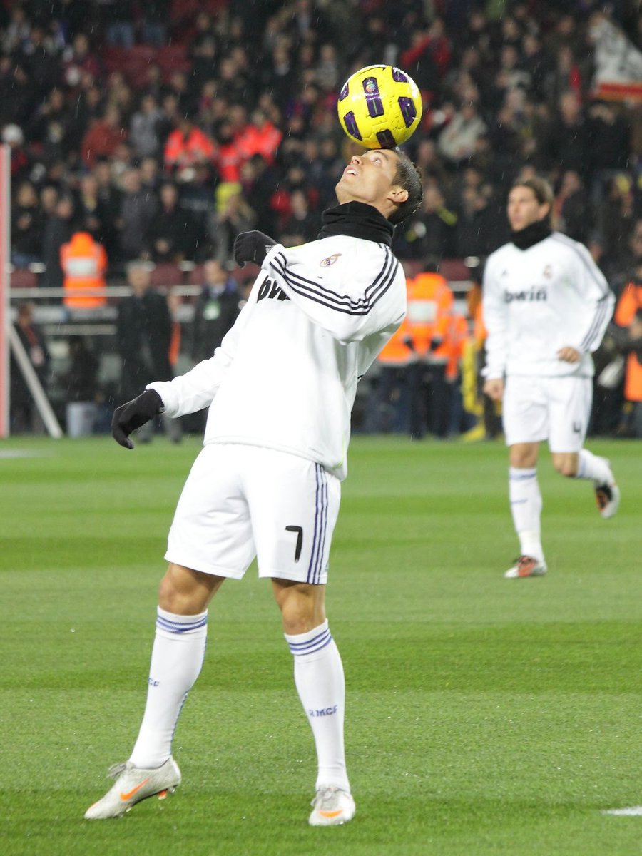 CR7HQ_'s tweet photo. Barcelona versus Real Madrid
on November 29, 2010 https://t.co/bCOuY5e3s9