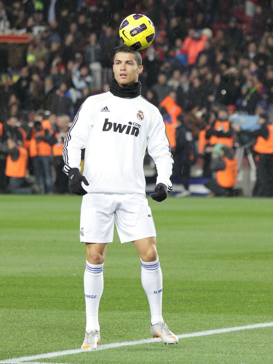 CR7HQ_'s tweet photo. Barcelona versus Real Madrid
on November 29, 2010 https://t.co/bCOuY5e3s9
