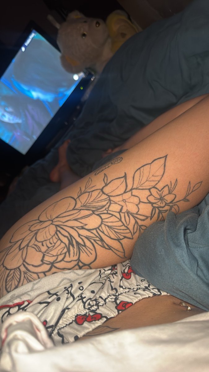 nailsjoanna's tweet photo. J’ai envie de me lancer dans le tatouage les clebards.
Qui a du matériel à m’envoyer ou qui va me payer le nécessaire?😉

Bdsm foot Fetish Nails Tattoo dom https://t.co/jCviQHDb93