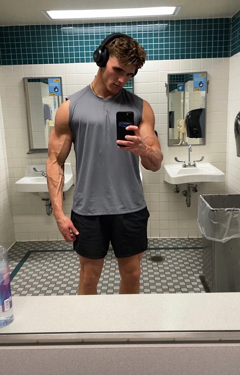 pathet1c_l0ser's tweet photo. 🔥HOTTEST🔥pics of the month!!

July is always hot☀️but these stunning photos made it even hotter🥵

@AlphaChang8 
@Casherfit 
@MasterCeaser2 
@CashAlphaVictor https://t.co/K0i7MLJqvB