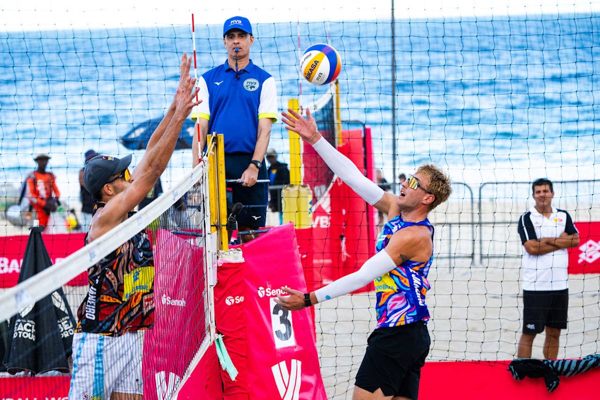 idendeportiva's tweet photo. En el #BeachProTourRio ๐ง๐ท ๐๐, los hermanos Capogrosso avanzaron a 8vos con el triunfo en el cierre del Grupo F ante Elazar/Cuzmiciov ๐ฎ๐ฑ por 2-1 (18-21 21-16 y 21-12)
Amieva/Bueno eliminados en Ronda de perdedores ante Elazar/Cuzmiciov ๐ฎ๐ฑ por 2-1 (20-22 21-19 y 21-23) https://t.co/LAJr5nev1k