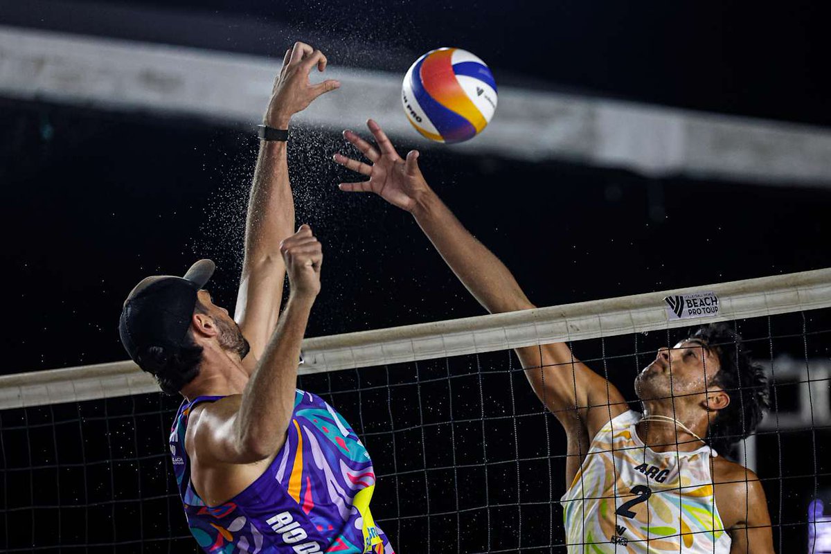 idendeportiva's tweet photo. En el #BeachProTourRio ๐ง๐ท ๐๐, los hermanos Capogrosso avanzaron a 8vos con el triunfo en el cierre del Grupo F ante Elazar/Cuzmiciov ๐ฎ๐ฑ por 2-1 (18-21 21-16 y 21-12)
Amieva/Bueno eliminados en Ronda de perdedores ante Elazar/Cuzmiciov ๐ฎ๐ฑ por 2-1 (20-22 21-19 y 21-23) https://t.co/LAJr5nev1k