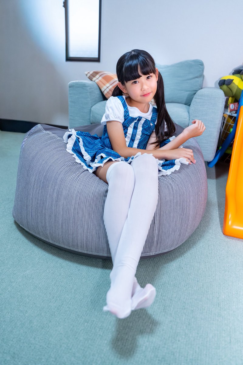 mar01050812's tweet photo. 2026年7月5日(日)
ピュアフル撮影会
〜シェアハウス箕谷(神戸)〜

【MAOちゃん】⑤

MAO姉さん夏休みの宿題もう終わってそう(  ˶ˊᵕˋ)੭♡習い事🎹や撮影📸もあるし毎日忙しいだろうなぁ☺️✨(ママも💦)

#MAO @MaomaoMarimari 
#ピュアフル撮影会 @purefulphoto 
#PUREFUL https://t.co/4PK6f2jh2R
