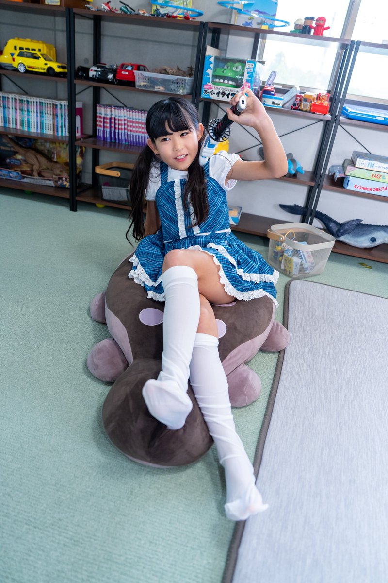 mar01050812's tweet photo. 2026年7月5日(日)
ピュアフル撮影会
〜シェアハウス箕谷(神戸)〜

【MAOちゃん】⑤

MAO姉さん夏休みの宿題もう終わってそう(  ˶ˊᵕˋ)੭♡習い事🎹や撮影📸もあるし毎日忙しいだろうなぁ☺️✨(ママも💦)

#MAO @MaomaoMarimari 
#ピュアフル撮影会 @purefulphoto 
#PUREFUL https://t.co/4PK6f2jh2R
