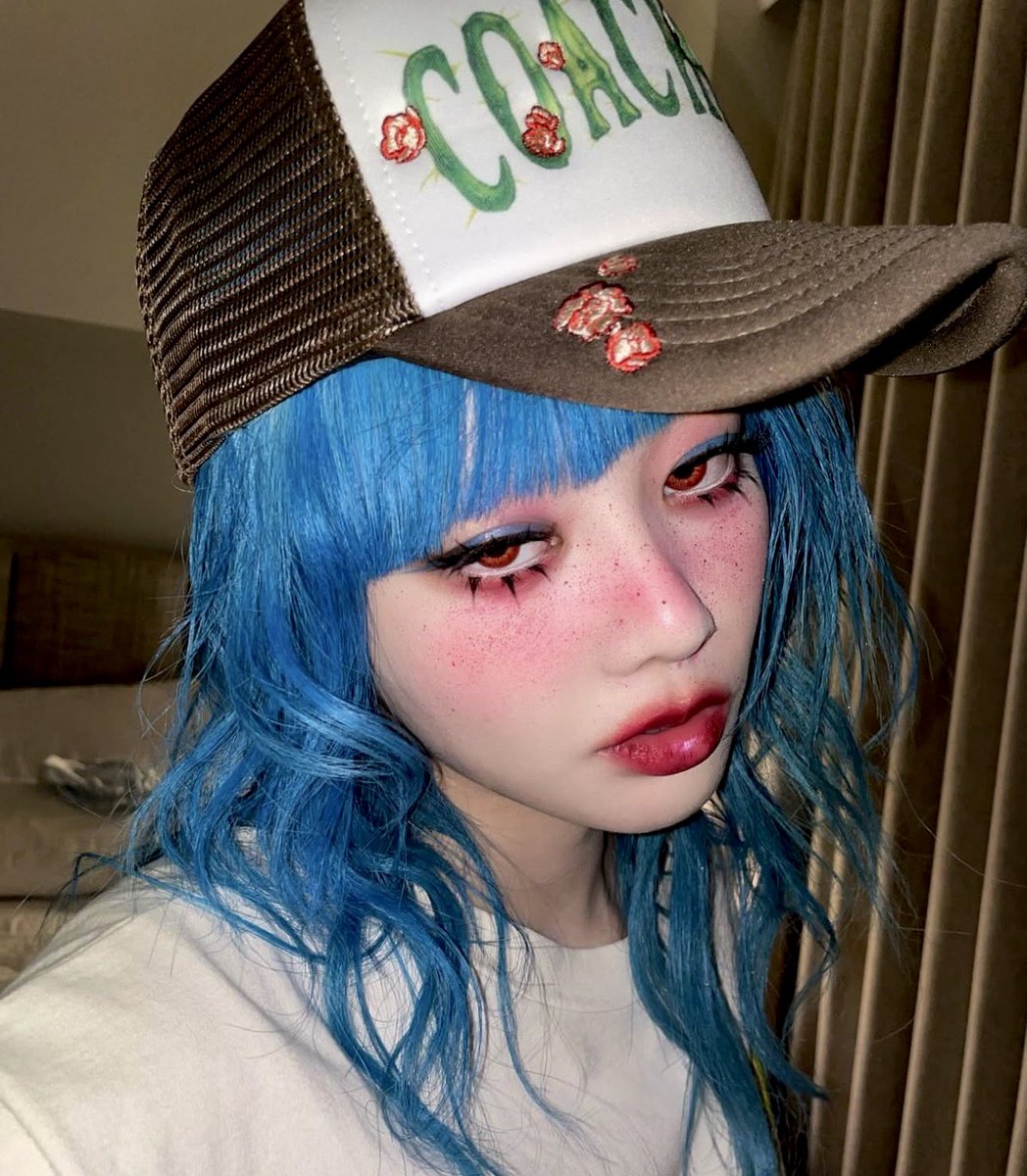dylanggcrave's tweet photo. she’s insane https://t.co/tcFDvtvlD1