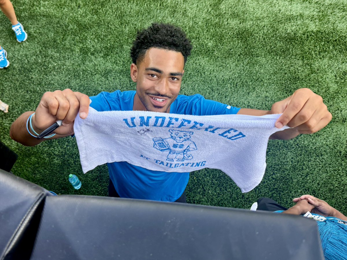 roaringriot's tweet photo. Even QB1 knows where the best pregame party is #undefeatedattailgating https://t.co/h7zxJr92JK