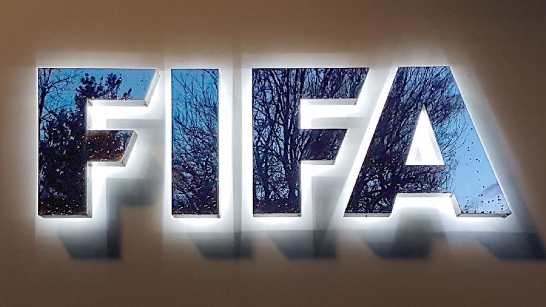 beINSPORTSNews's tweet photo. 🟥 #آخر_خبر | رئيس الاتحاد الدولي لكرة القدم @FIFAcom جاني إنفانتينو يعلن التراجع رسمياً عن مشروع FIFA Forward Enterprise الخاص بالسماح بالاستثمارات الخاصة في بطولات كرة القدم الدولية https://t.co/GY4wjFkNDg