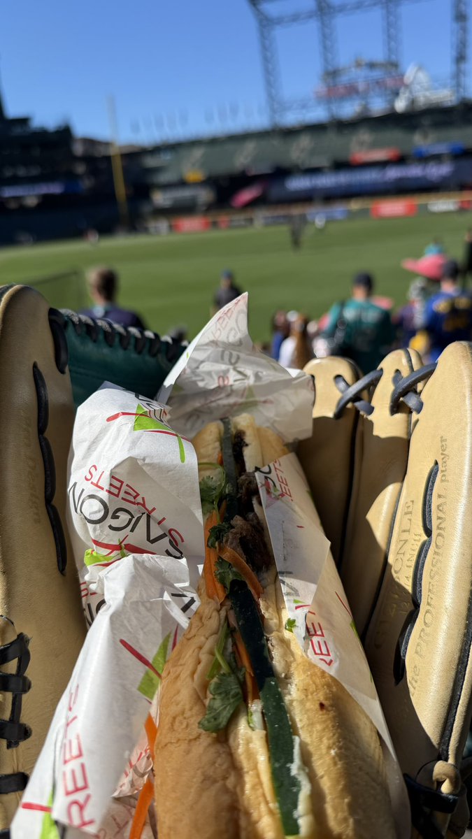 PugetStout's tweet photo. Can’t Bánh Mì Love ❤️ Baseball is the best #MarinersSTM https://t.co/9NCdaVfbkG