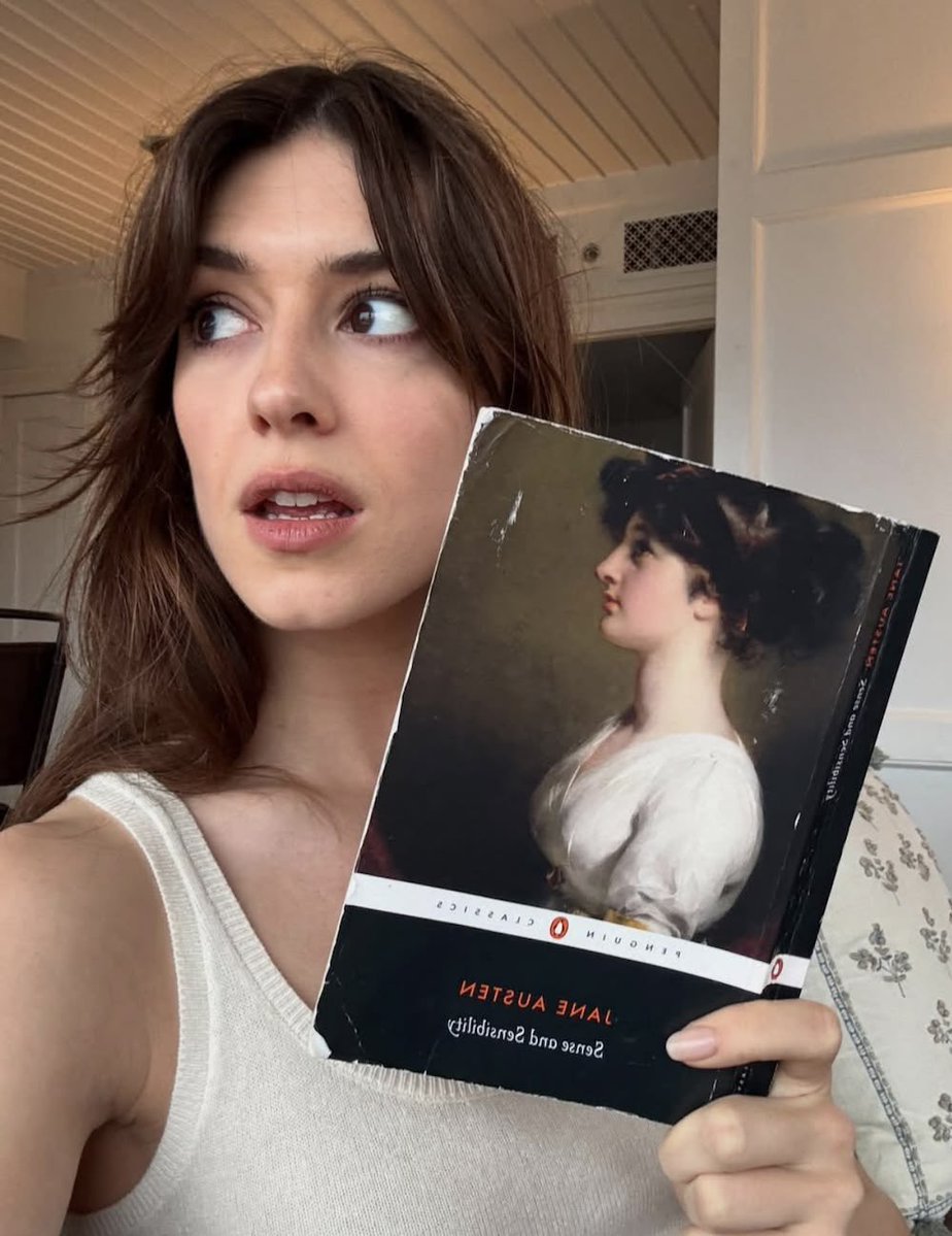 alltoobooks's tweet photo. I love when actors of book adaptations take a pic with the book https://t.co/1WDWE0wBM6
