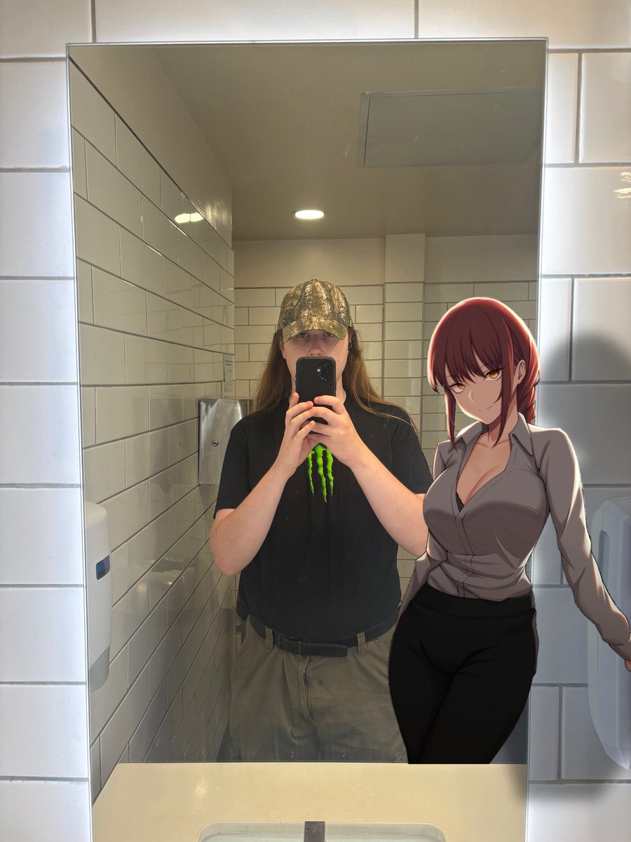 F0RCEDF3M's tweet photo. Bae randomly visited me during lunch and we took a cute pic together! 🥹😅❤️ https://t.co/hc1towOWIj