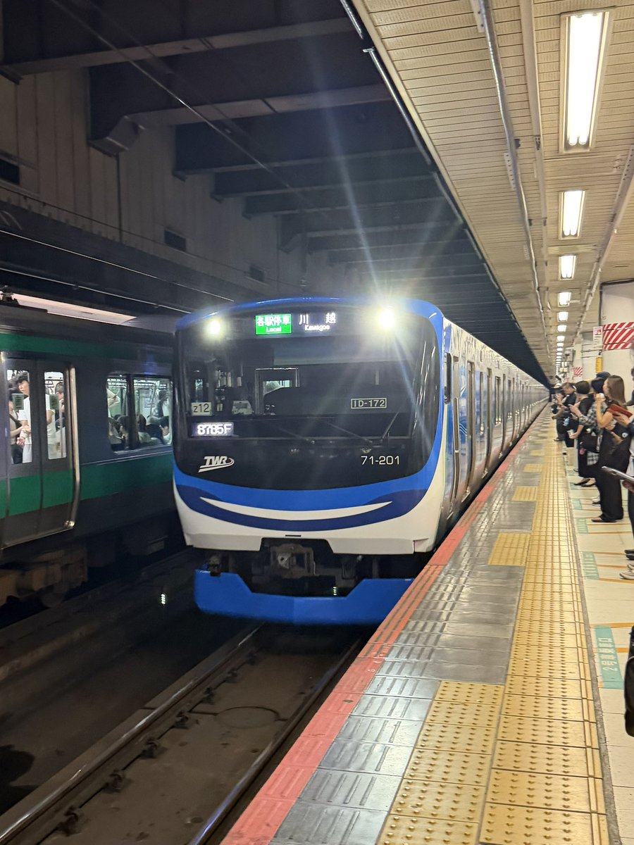 cat70_080's tweet photo. 今まで避けてきたけどついに乗ることになった。71-000お初はZ12でした。そろそろ認めるか… https://t.co/63LiBYMFj4