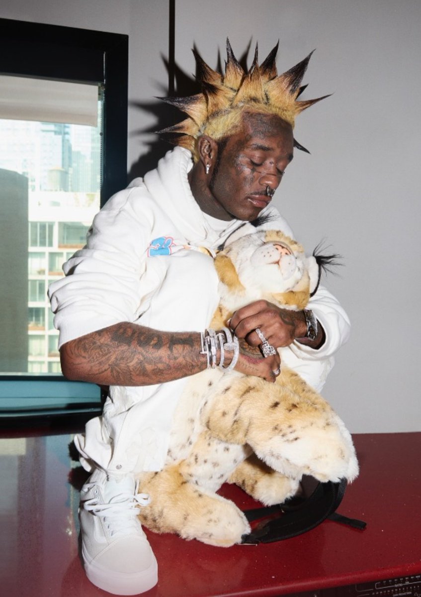 Kurrco's tweet photo. "You thought I really lost my touch, sh*t, it ain't what you thought it was"

"They thought that I was done"

— Lil Uzi Vert on "Say It Was" 🗣️ https://t.co/MUIY2HiB8v