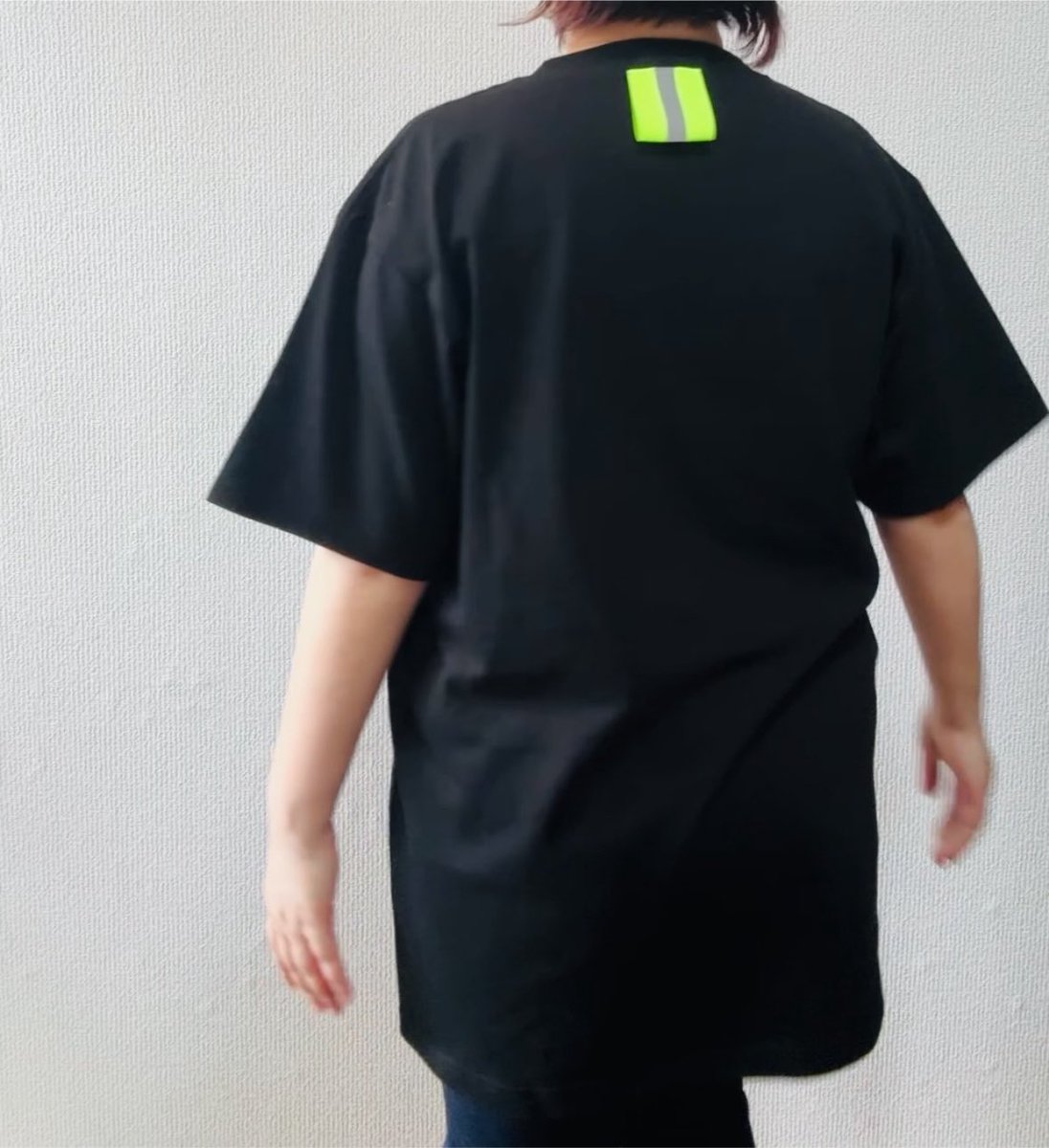 ContactHBD's tweet photo. 令和8年熊本地震 チャリティーねこTシャツ販売してます。
メッシュ生地を折り紙みたいに使って猫のパッチワークをした折り紙猫Tシャツの黒ボディ白猫バージョン 7,900円 1着につき4,000円を日本赤十字に寄付します。
よろしかったらご注文ください。とてもかわいいハンドメイドTシャツです😸限定15着 https://t.co/MmWlZ0PZf3