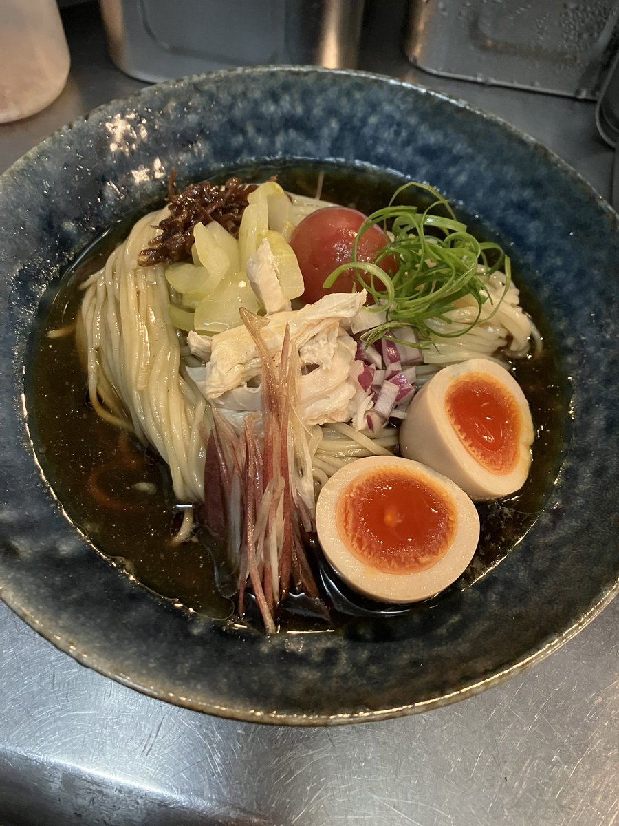 Zaru_Tokyo's tweet photo. 8/1(土)
ちょっと暑すぎますね 
本日も37℃予想とのこと
昼営業はエアコンや体力面など不経済非効率が過ぎるので
やり方を再考しつつ本日は夕方16時からの営業とします
よろしくお願いいたします
8/2(日)〜5(水)はお休みとなります https://t.co/n4flDkmCIM