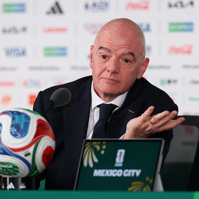 GoalJP_Official's tweet photo. 🌍️“W杯事業売却案”の中止を発表❌

FIFA会長、世界中で物議を醸すワールドカップ関連事業株式売却案を断念すると発表。

「あらゆる意見に耳を傾けた結果、このプロジェクトは当初の目的とは相容れない分裂を生み出してしまったことが明らかになった」

「したがって、この提案は中止する」
