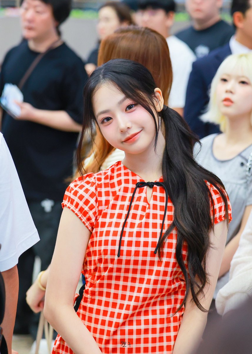 e_9xyz's tweet photo. 260801
#UNIS #임서원 #SEOWON #유니스 https://t.co/04aiAJlxai