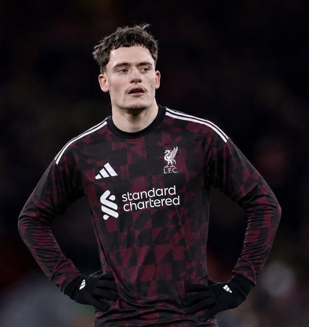 Melo_lfc's tweet photo. Black themed kits are the best ones in football man https://t.co/mZoCDREPEs