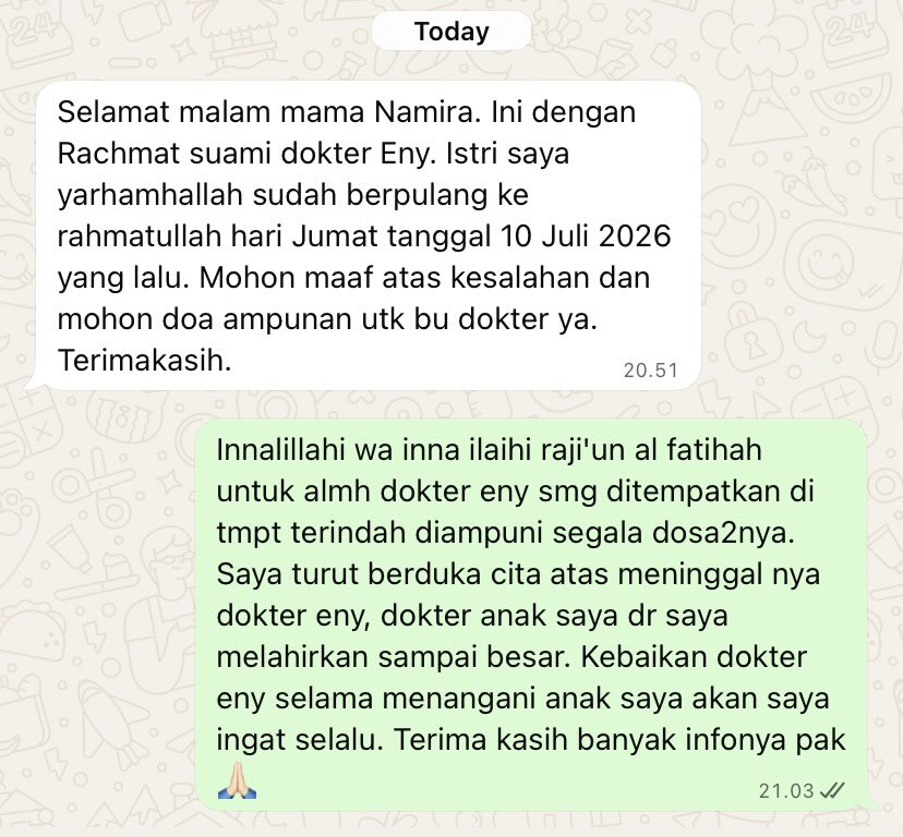 Smash1014314's tweet photo. Semalam aku WA DSA anakku karena dia lagi sakit. Tapi aneh, malam itu dokter Eny nggak bales WA aku sama sekali. Padahal biasanya beliau selalu fast respon kalau aku chat soal anakku. Makanya aku cocok banget sama dokter Eny, beliau bener-bener paham sama aku yang ibu-ibu panikan dan selalu nolongin.

Kali ini aku kehilangan lagi sosok yang berharga selain orang tuaku. Dan jujur aku bener-bener ngerasa kehilangan... 😢

Tangisanku pecah banget malam ini.