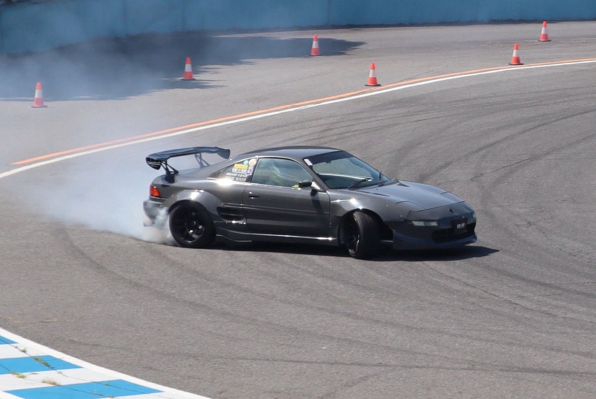 swdrifter's tweet photo. 7月31日は幸田サーキットにてカーコネクト様の走行会でした🚗

このコースでドリフトは順走、逆走共に楽しいです♪

朝一以外は常に同乗走行をし、楽しんでもらえたと思います☺️

参加者様、主催者スタッフ様、サーキット様、ありがとうございました😊

#mr2
#sw20
#衝撃x笑劇
#beastR
#ドリフト https://t.co/h9mXravPVc