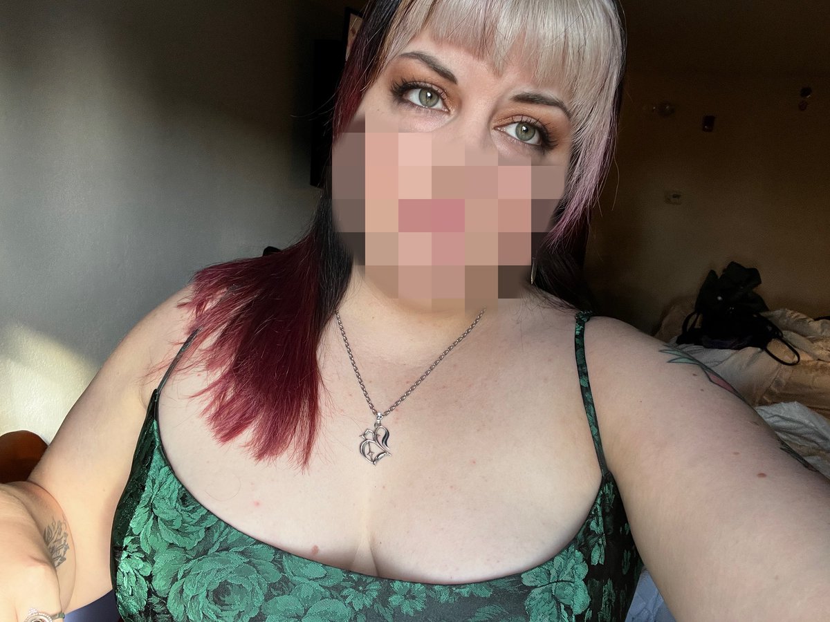 brokeforbex's tweet photo. Hi findom (with intent to rob you blind) https://t.co/Nqy3jovO9m