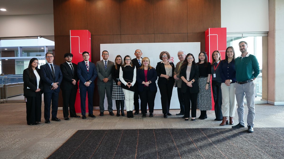 pdtecamarasal's tweet photo. Estimados socios, cerramos una semana de trabajo, planificación y nuevas oportunidades para fortalecer al sector privado.

Facilitar conexiones y apoyar el crecimiento de nuestras empresas es la razón de ser de #CamarasalEnAcción. https://t.co/xxlLL7Kwn0