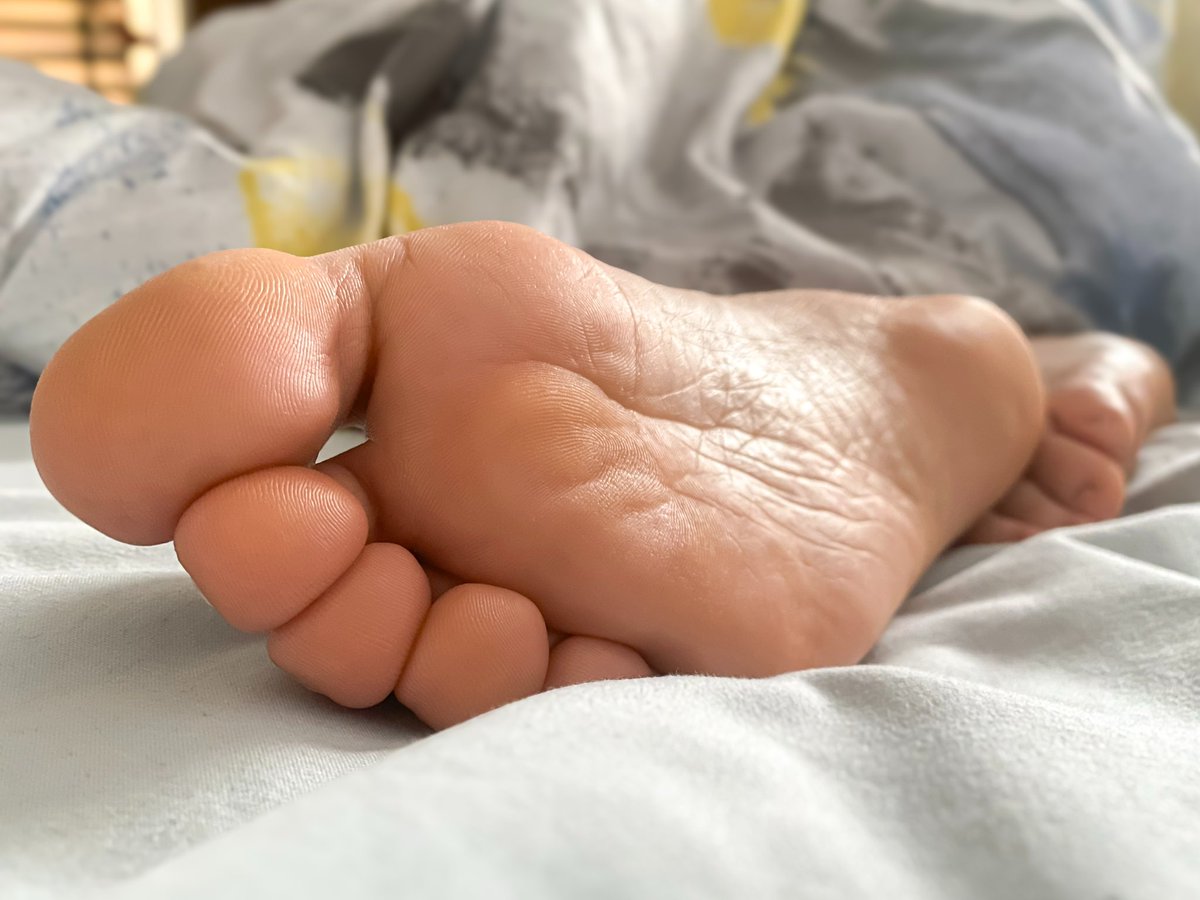 FemaleBareFeet's tweet photo. FOLLOW @BigNipsBigToes
SHE HAS SOME AMAZING, BEAUTIFUL, LOVELY, CUTE, SMALL, LITTLE, SOFT, SMOOTH, PAINTED, WRINKLED FEET, SOLES AND TOES!!
#feet #foot #fetish #toes #soles
#wrinkled #painted https://t.co/nTnU8690rh