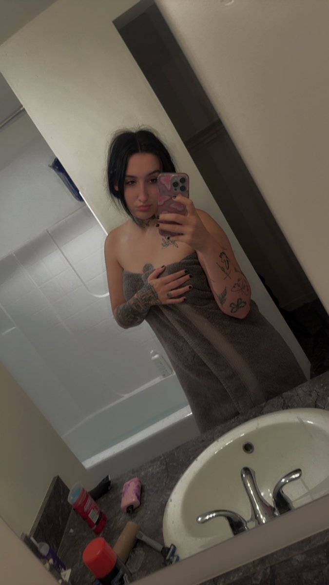 Ryry3ct's tweet photo. Swipe up for the menu to my content 😋 https://t.co/zgbQdeSCFL