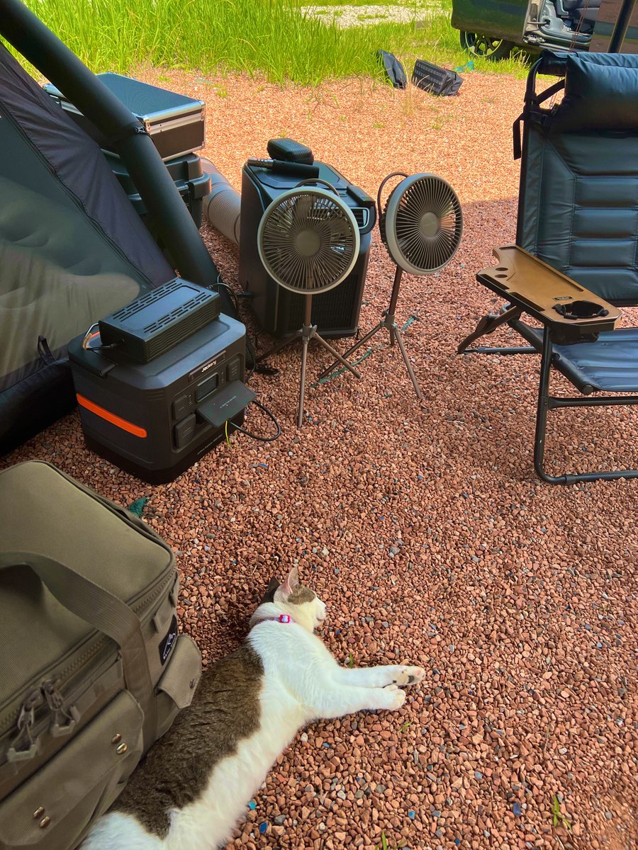 ino_camp_'s tweet photo. #7月のキャンプを写真4枚で振り返る

灼熱Mioキャンの1回🏕️
皆で乾杯して川で遊んで避暑🏊

三重でのキャンプの合間に
ノリと勢いで電車で京都に行くなど🏃

7月も楽しかった♪ https://t.co/xqDAe1oKah