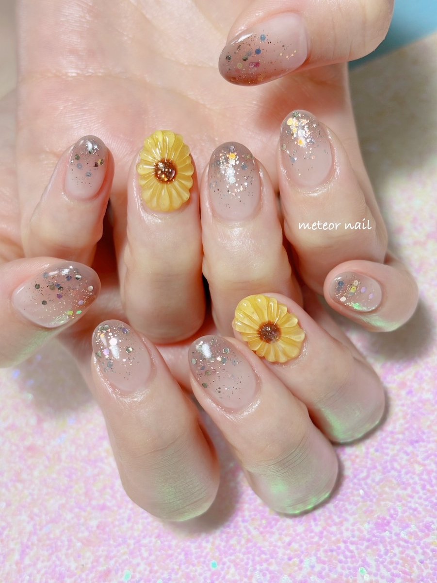 meteornail's tweet photo. グラデーション×ひまわ���nail🌻

#ネイル　#nail #nails #nailart #gelnail #nailstgram #nailswag #美甲　#ネイルブック　#nailbook #ネイルデザイ...

詳細はこちら↓（ネイルブック）
https://t.co/ckETDSLbFh https://t.co/sZuweBBr0y