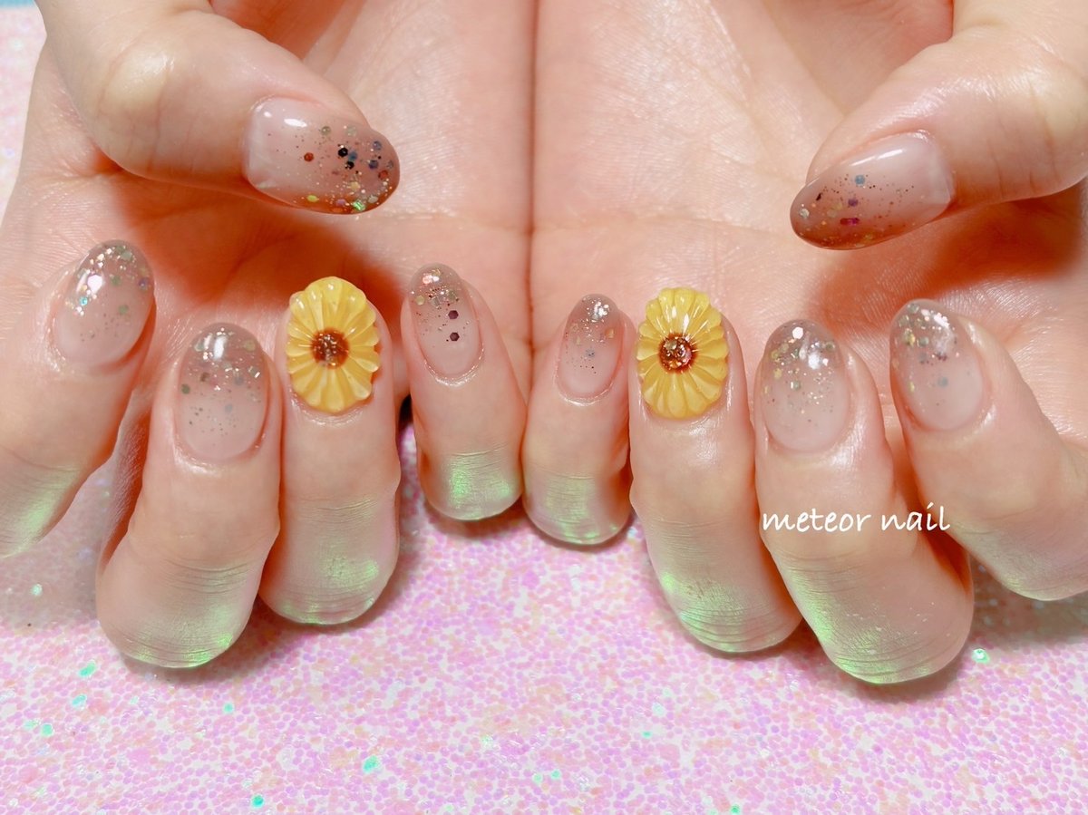 meteornail's tweet photo. グラデーション×ひまわ���nail🌻

#ネイル　#nail #nails #nailart #gelnail #nailstgram #nailswag #美甲　#ネイルブック　#nailbook #ネイルデザイ...

詳細はこちら↓（ネイルブック）
https://t.co/ckETDSLbFh https://t.co/sZuweBBr0y