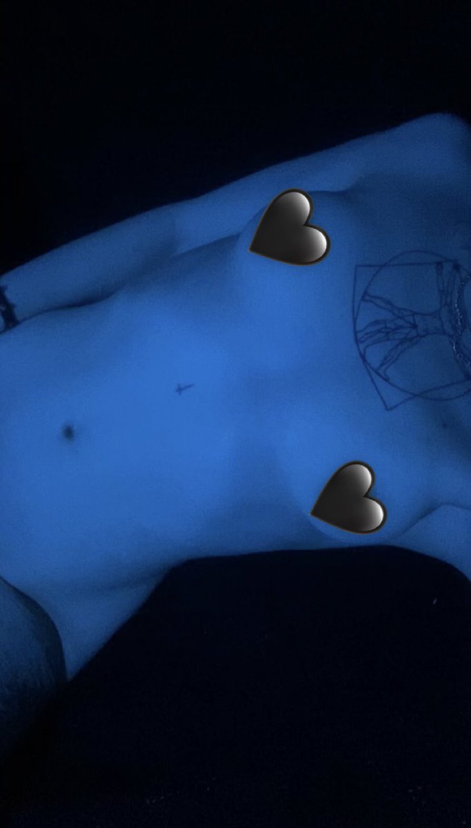 peegirI69's tweet photo. anyone like goth girl? dm me or add my snap @ ims1cker (:<
#selling_comtent #buyingcontent #promo #promotwtใ
ค #titties #gothtits #snapfun #snapchat #snapchatbaby #fridaynightfun https://t.co/QOtGRAAC51