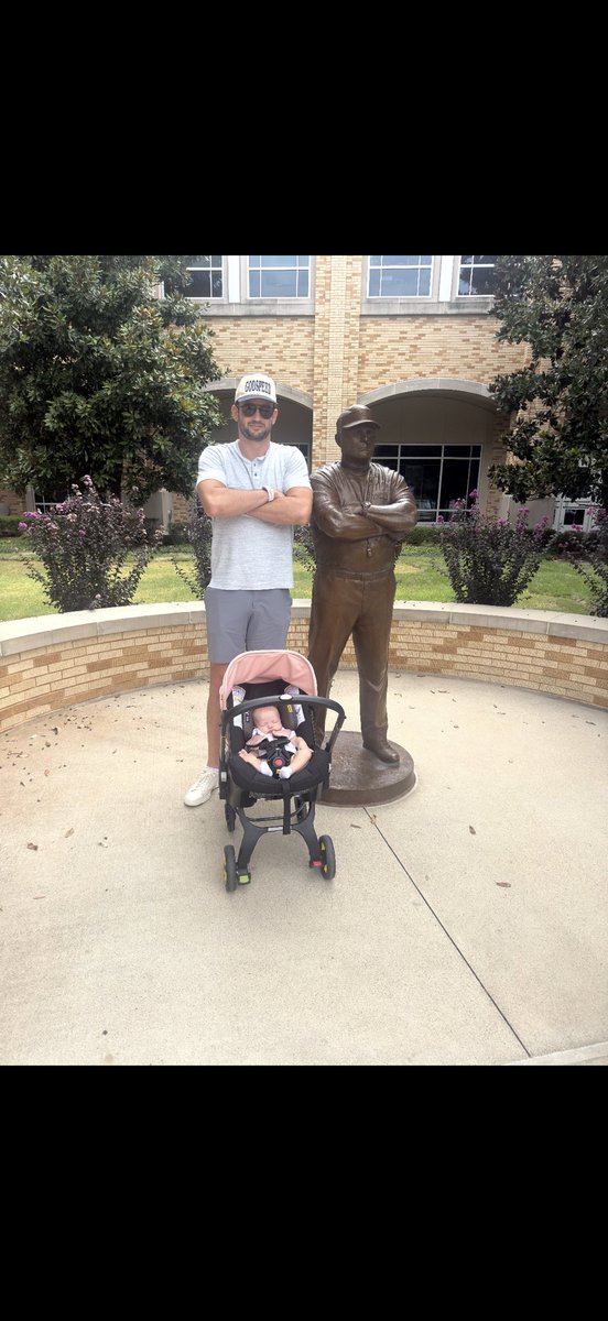 FBCoachP's tweet photo. What’s going on Cole Hunt? The Hunt name will carry on with the little one! https://t.co/sPyolNaRQX