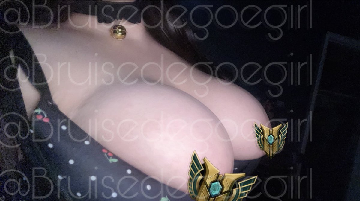 BruisedEgoEgirl's tweet photo. 𝙬𝙝𝙮 𝙣𝙚𝙚𝙙 𝙖𝙣𝙮 𝙤𝙩𝙝𝙚𝙧 𝙬𝙤𝙢𝙖𝙣 𝙬𝙝𝙚𝙣 𝙄’𝙢 3 𝙞𝙣 1
#leaguetwt #lfbf #nsfwtwtًً https://t.co/ikKRoNA2a3