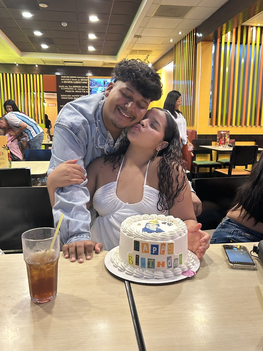 alxssff's tweet photo. doy por terminado el mes de mi cumpleaños fue un gran mes, welcome 24❤️‍🩹 gracias por acordarse y siempre estar cada año https://t.co/Qwd0dX5Y6U