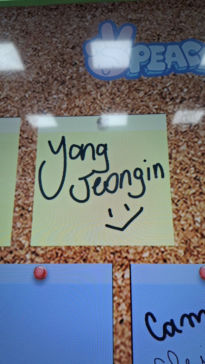 sapatinnie's tweet photo. jeongin te amo 🤒🩷 https://t.co/z7ydOGXXaT